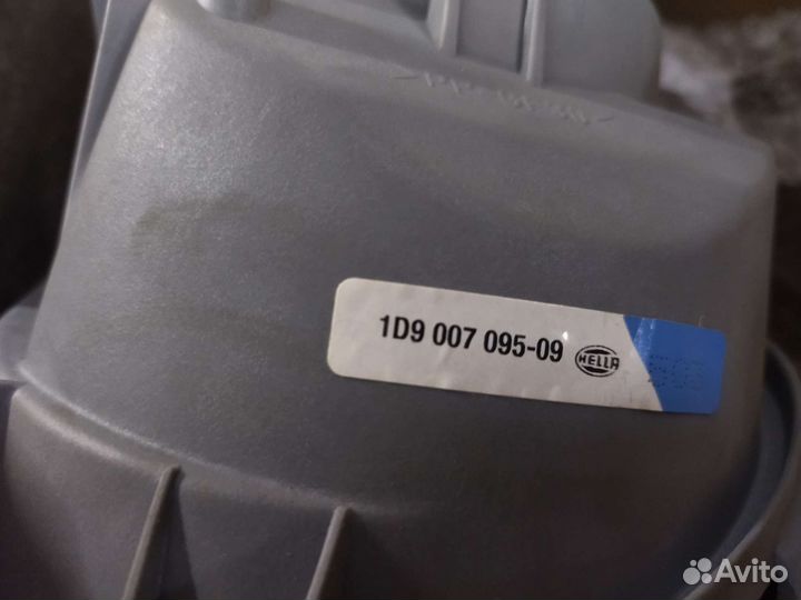 Фара галоген левая Mercedes W210