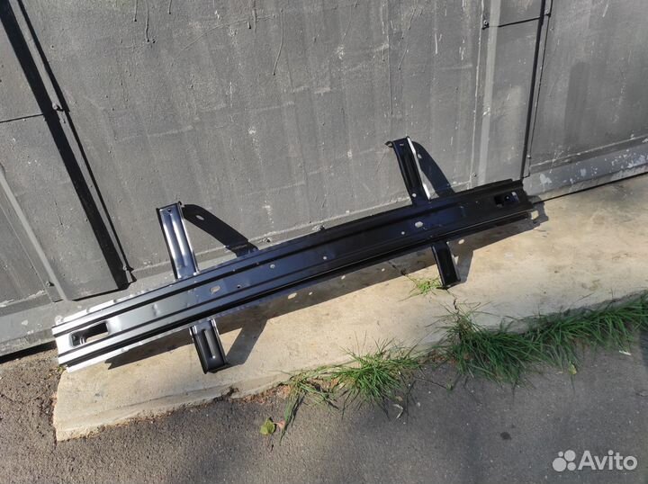 Усилитель заднего бампера на Hyundai Solaris 2014