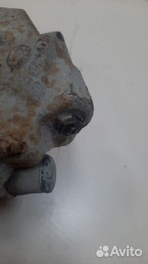 Суппорт передний левый Ford Fusion