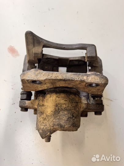 Renault twingo II передний суппорт