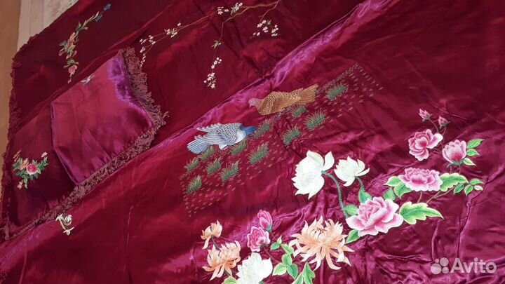 Покрывало + наволочка натур. шёлк с вышивкой ретро