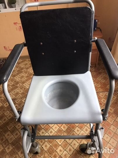 Санитарный стул туалет на колесах