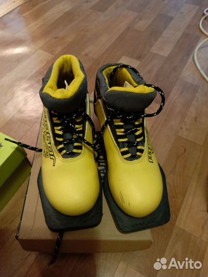 Ботинки лыжные 34 размер