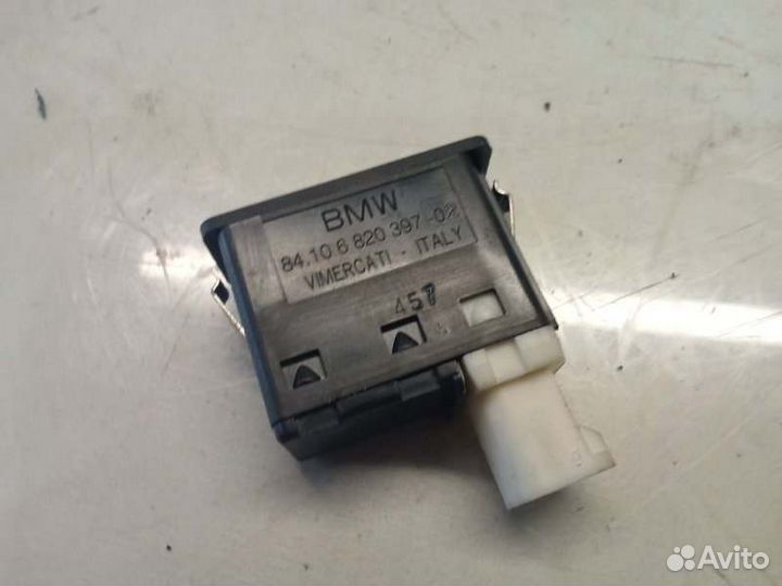 Разъем USB Bmw X1 F48(LDA-HT20) B47C20A 2017