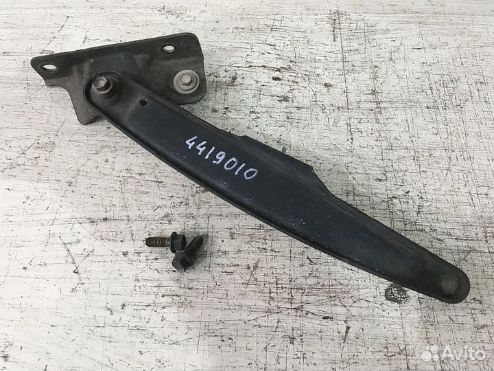 Ограничитель крышки багажника Тойота Прадо 120