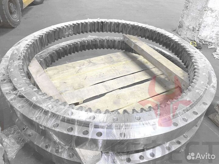 Поворотный круг Hyundai R300LC-9SH 81N8-00021