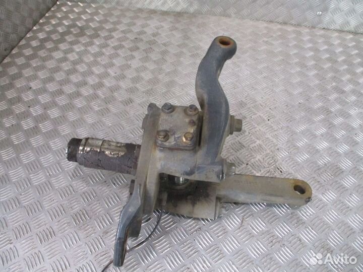 Цапфа левая Iveco 7182183