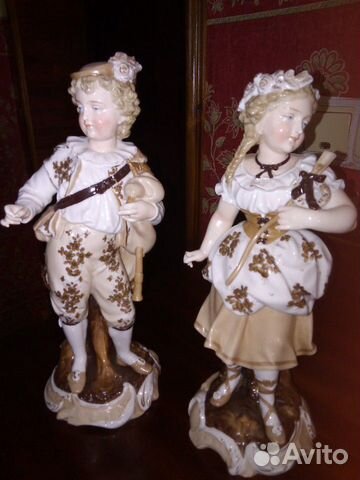 Старинная статуэтка