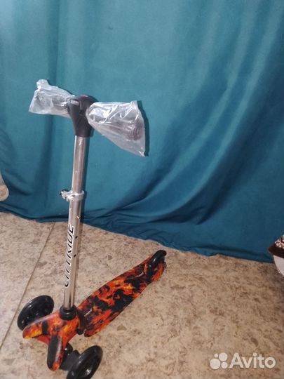 Самокат детский новый