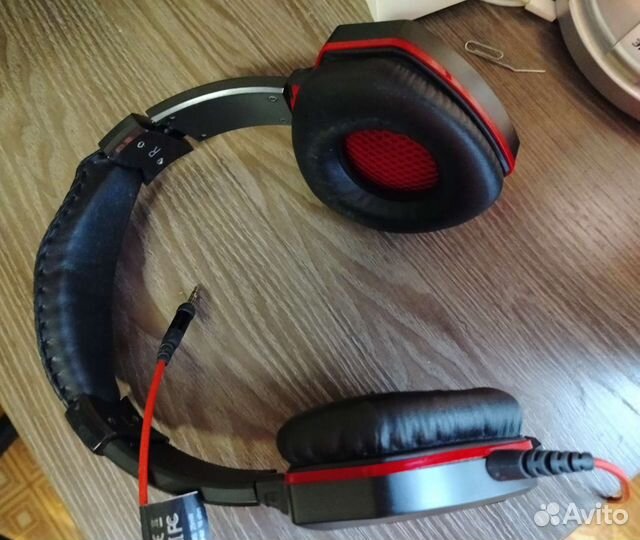 Проводные наушники