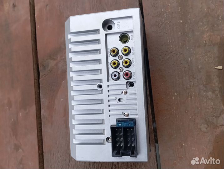 Магнитола 7010b на запчасти