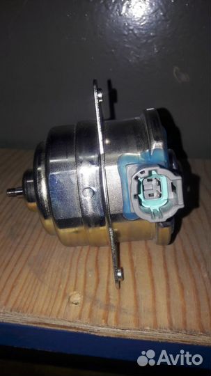 Мотор вентилятора радиатора левый mazda 3/6/mpv