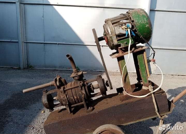 Электродвигатель с помпой