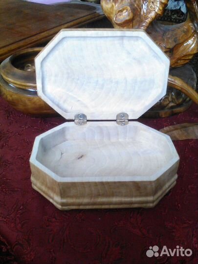 Деревянная шкатулка для украшений