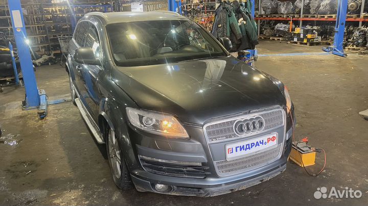 Обшивка двери багажника Audi Q7 (4L) 4L0867973D4PK