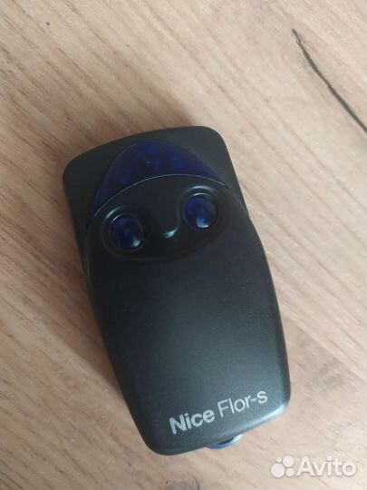 Пульт брелок Nice Flor-s для ворот и шлагбаумов