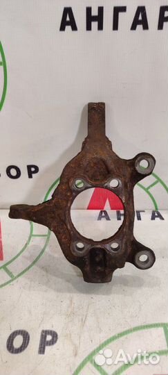 Цапфа передняя правая Nissan Juke F15E HR16DE 2012