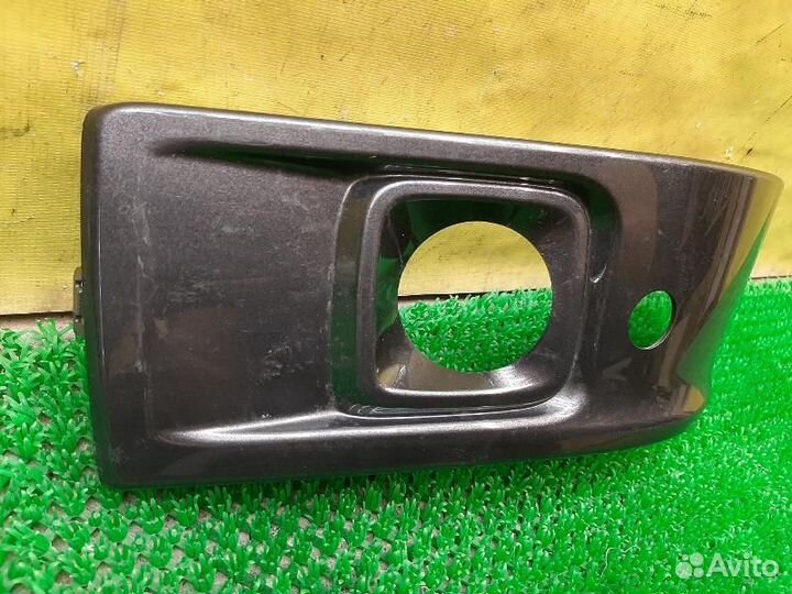 Накладка противотуманной фары передняя левая Tank