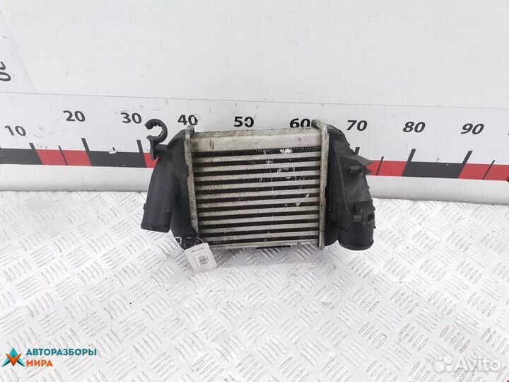 Интеркулер Audi A4 B6 2003 8E0145805P