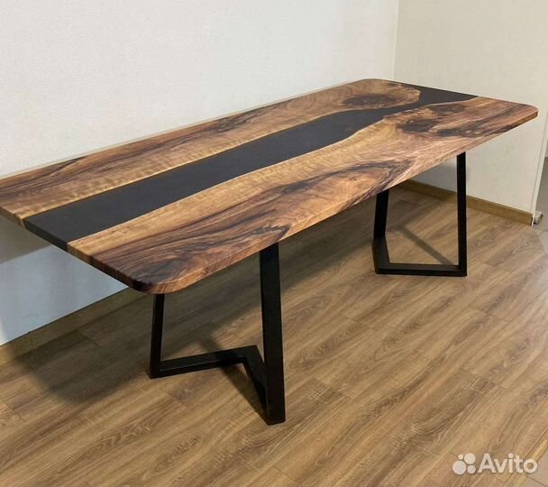 Письменный стол