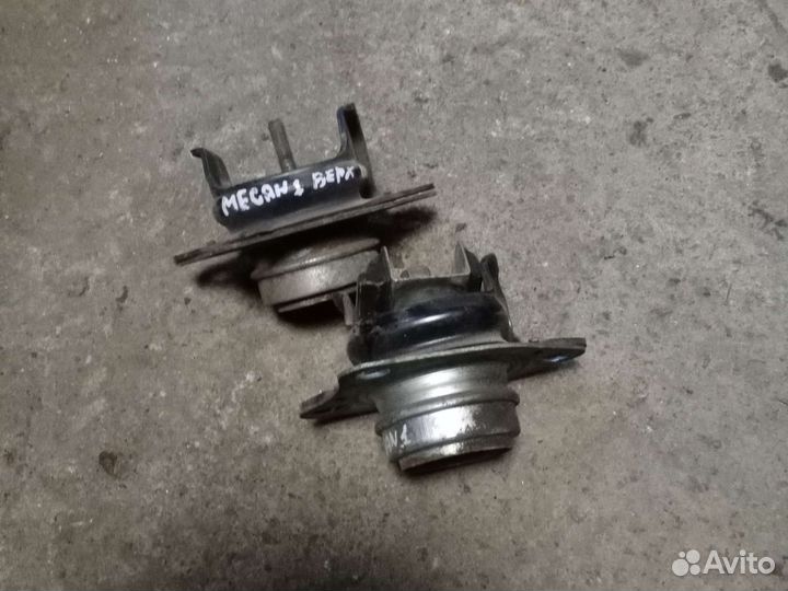 Опора двигателя правая renault megane i