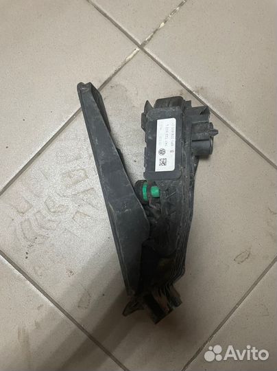 Педаль газа электронная Volkswagen Passat B6