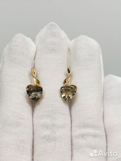 Золотые серьги с камнем
