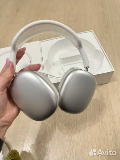 Беспроводные наушники