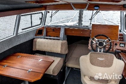 Voyager 800 cabin inboard с дт мотором Volvo 225