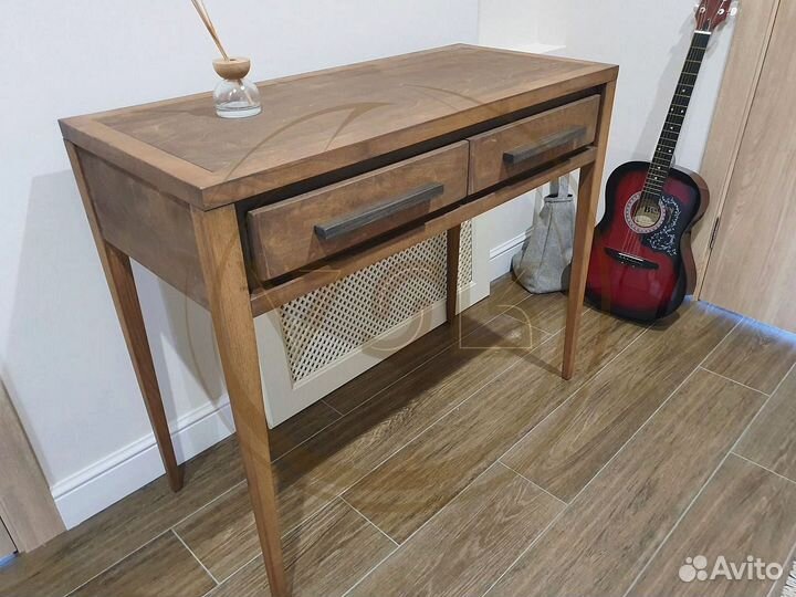 Консоль, туалетный столик