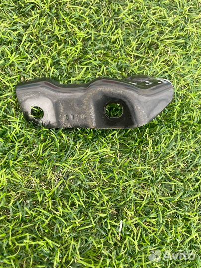 Кронштейн (крепление) левый Buick Encore GX 2020