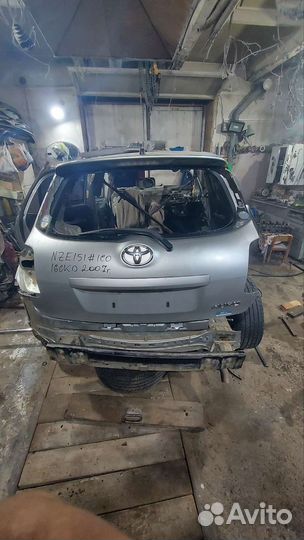 Крышка багажника toyota auris