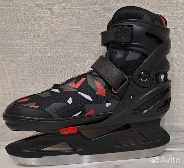 Коньки хоккейные