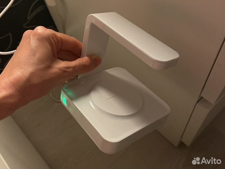 Новая беспроводная зарядка с уф стерилизатором