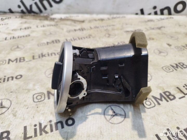 Дефлектор воздушный левый Mercedes Gl X164