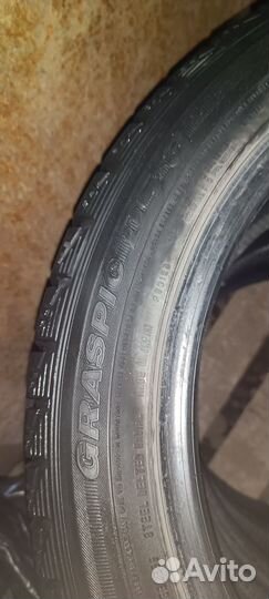 Dunlop Graspic DS3 215/50 R17 91T