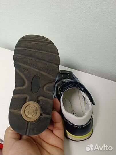 Сандалии детские для мальчиков 23