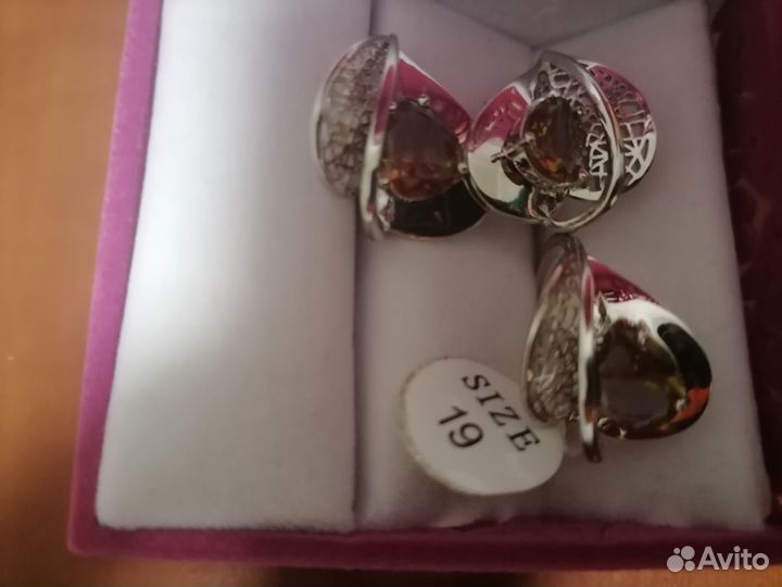 Серебряные серьги и кольцо