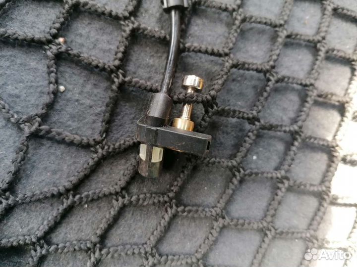 Датчик положения коленчетого вала,на гольф4 1.4 98