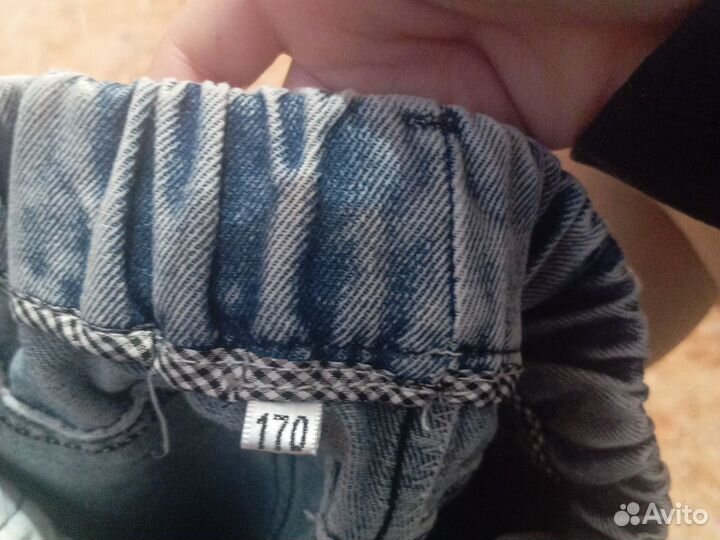 Джинсы широкие