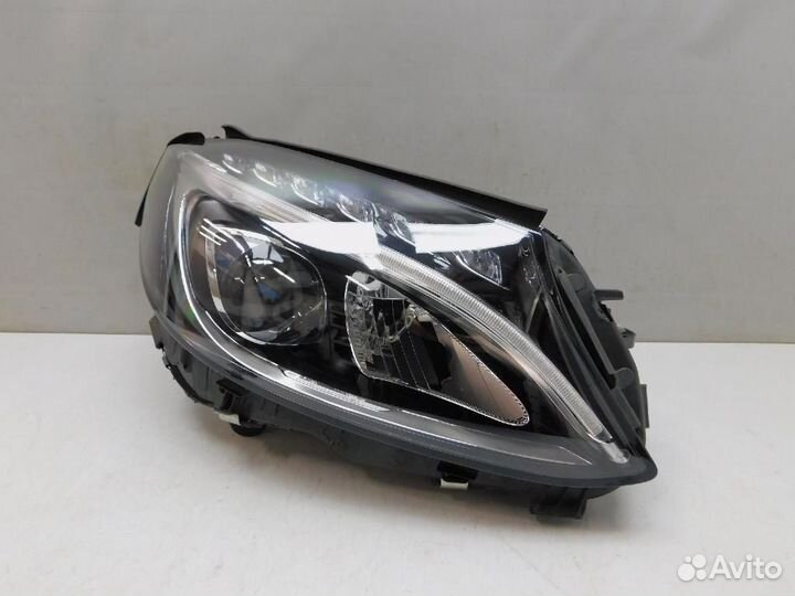 Фара правая Mercedes-Benz C-Class
