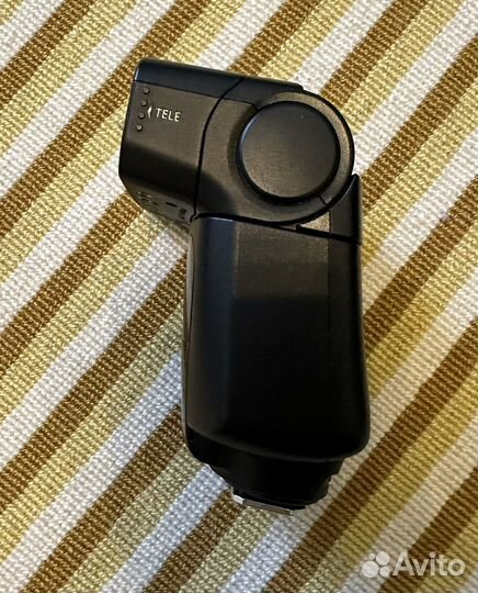 Вспышка камеры Canon SpeedLite 320 EX