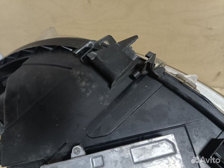 Фара ксенон Peugeot 308