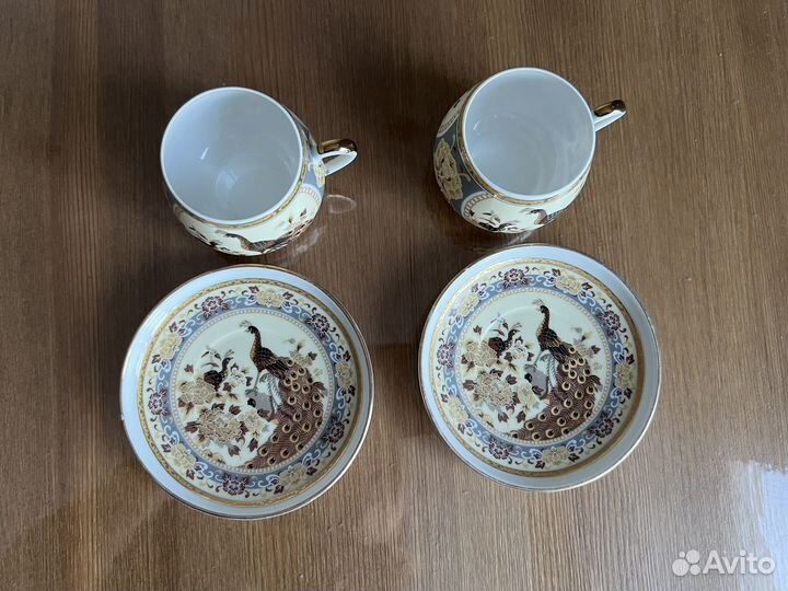 Кофейные пары Павлин на бежевом