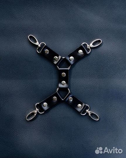 Крестовина для наручников из кожи. Ручная работа