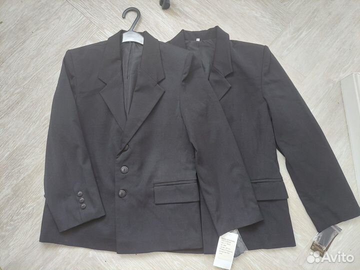 Школьные пиджаки для мальчика р.32,38, 40 Новые