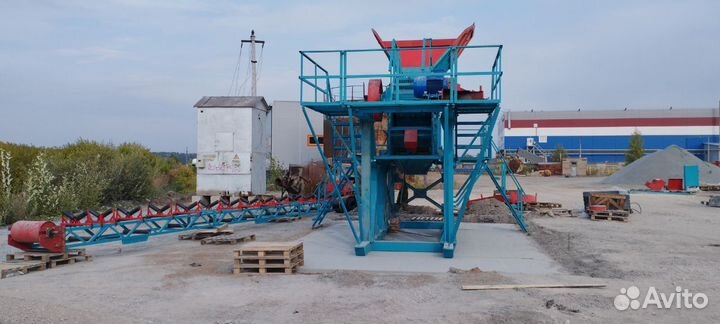 Агрегат с щековой дробилкой для жби,щебня