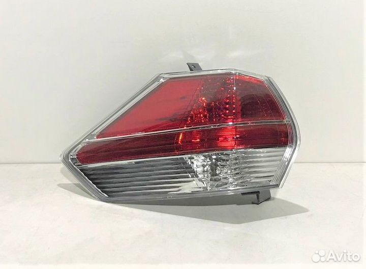 Фонарь внешний Nissan X-Trail 14-18 Левый (ST-115