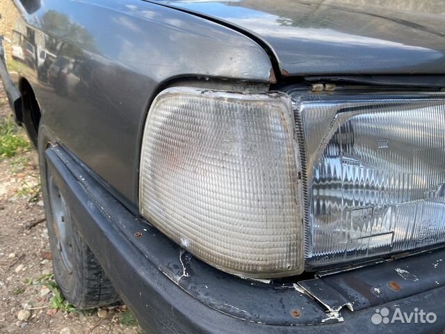 Поворотник правый Audi 100 C3