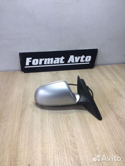 Зеркало Двери Правое Skoda Superb 2 2008